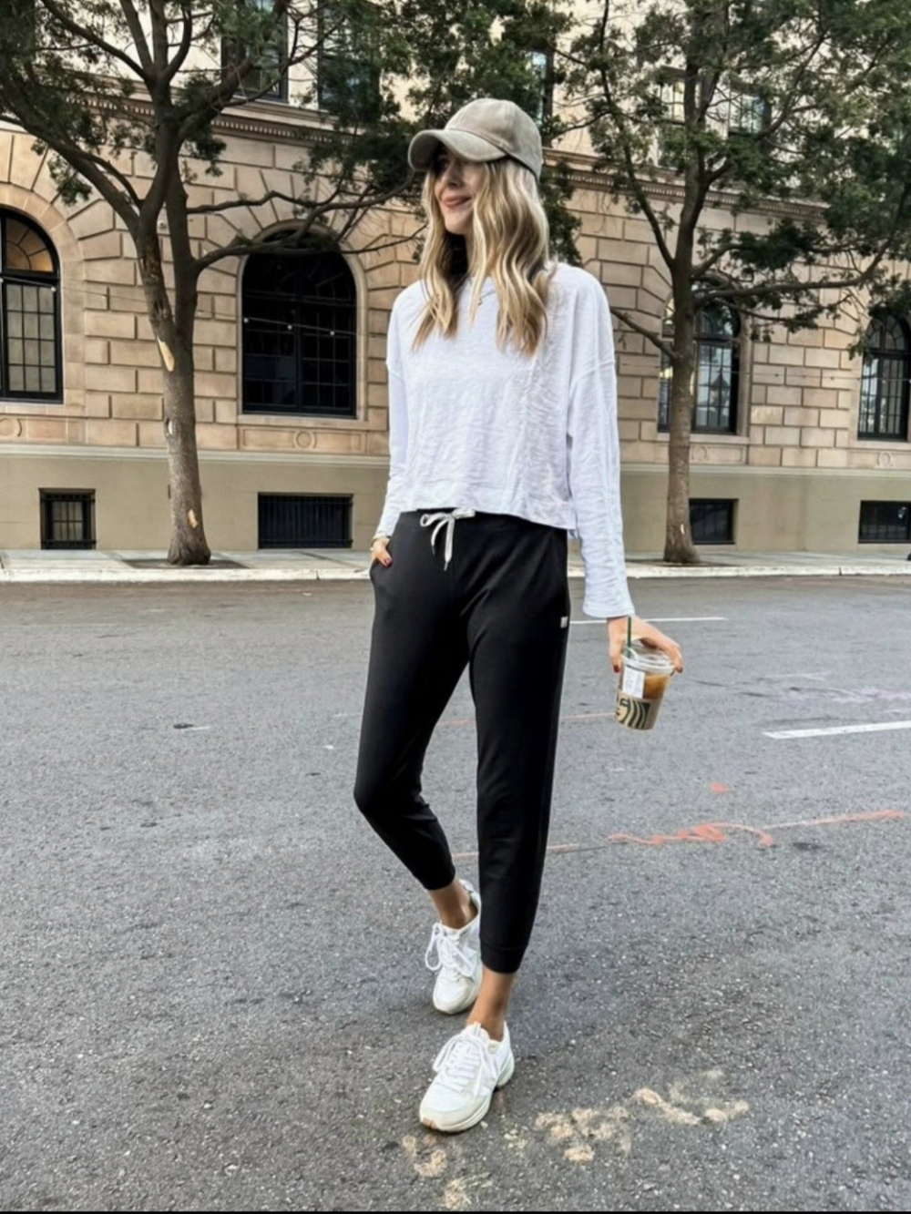 Vuori Performance Jogger Pants
